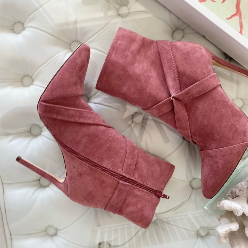 Moth Crossover Booties